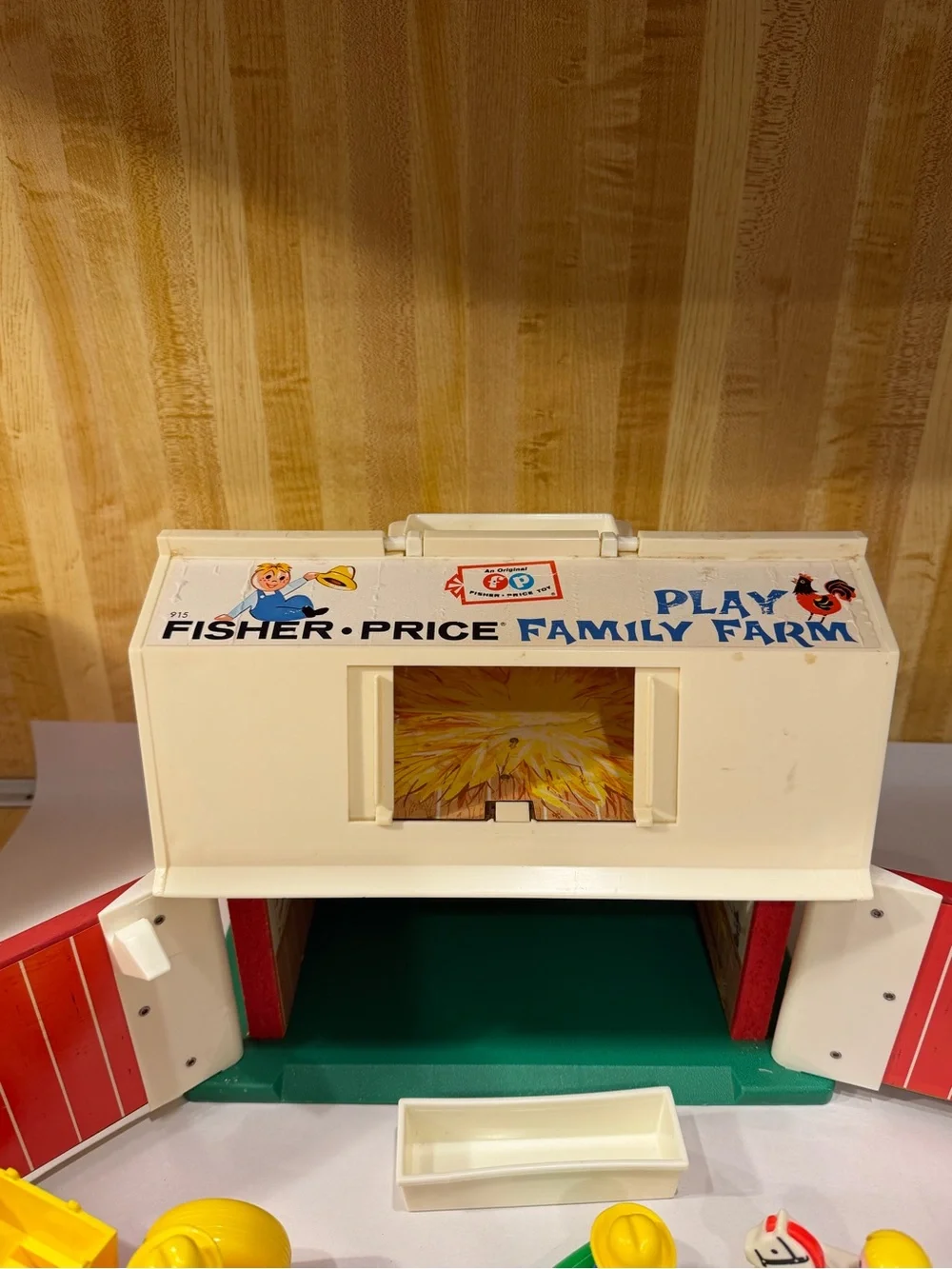 Vintage 1986 Fisher Price Little People Play Family Farm Barn